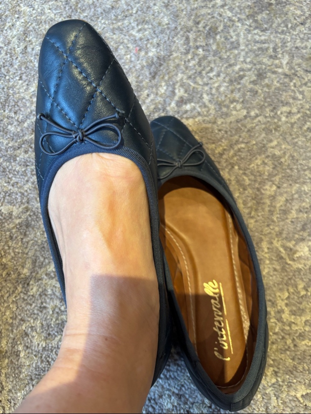 L'INTERVALLE Black Quilted Ballet Flats with Bow
